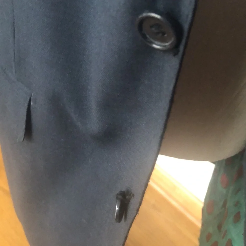 ITALIAN BLAZER 34R | Men’s Santori Suit Jacket- loose buttons